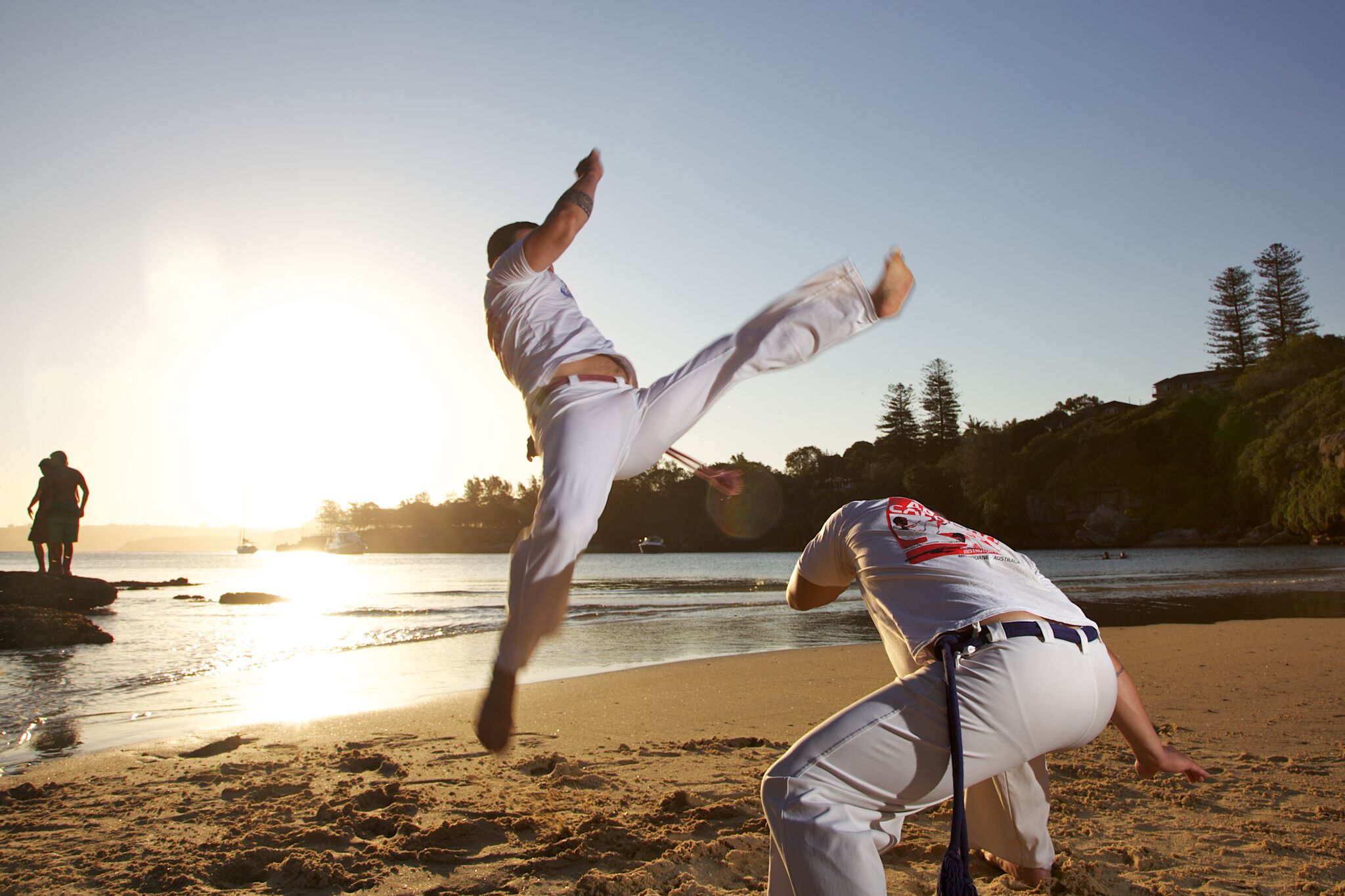 Mélanger la danse et le combat avec la capoeira – club-sportif